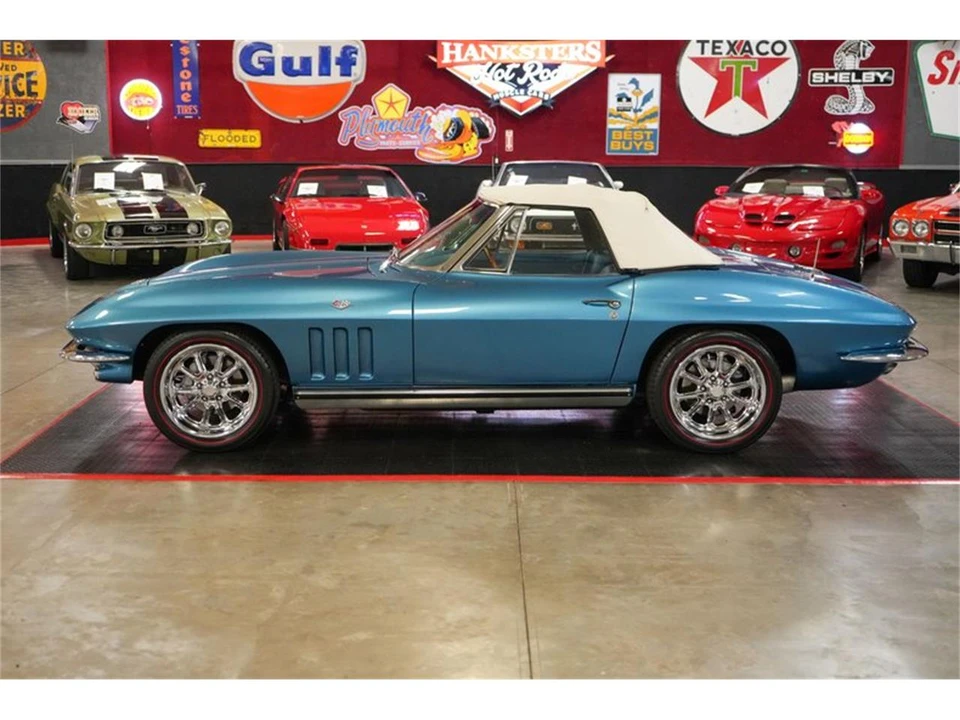 1965 Chevrolet Corvette C2 - Image 19 of 31