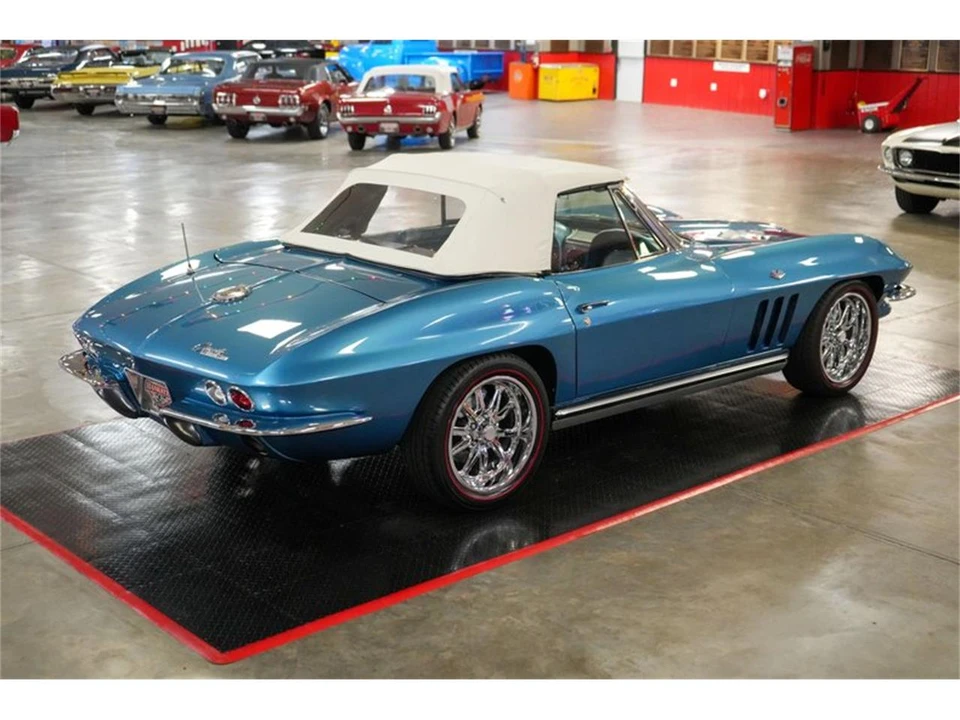 1965 Chevrolet Corvette C2 - Image 30 of 31