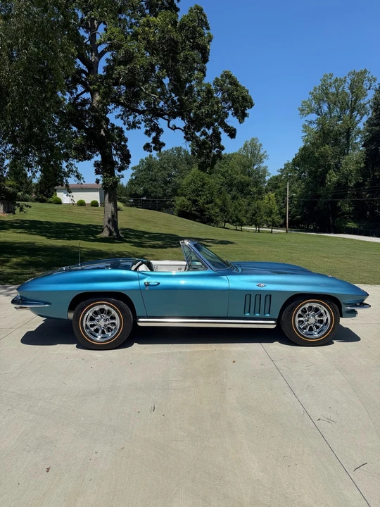 1965 Chevrolet Corvette C2 - Image 3 of 31