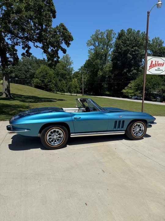 1965 Chevrolet Corvette C2 - Image 10 of 31