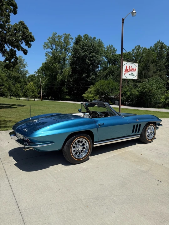 1965 Chevrolet Corvette C2 - Image 11 of 31