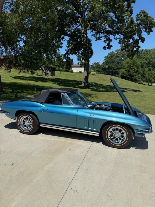 1965 Chevrolet Corvette C2 - Image 22 of 31