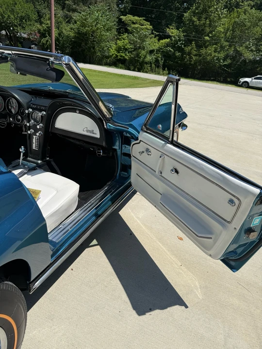 1965 Chevrolet Corvette C2 - Image 20 of 31