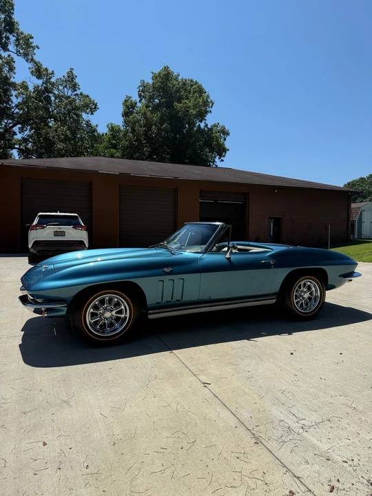 1965 Chevrolet Corvette C2 - Image 18 of 31
