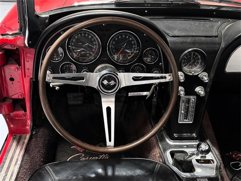 1965 Chevrolet Corvette C2 - Image 11 of 31