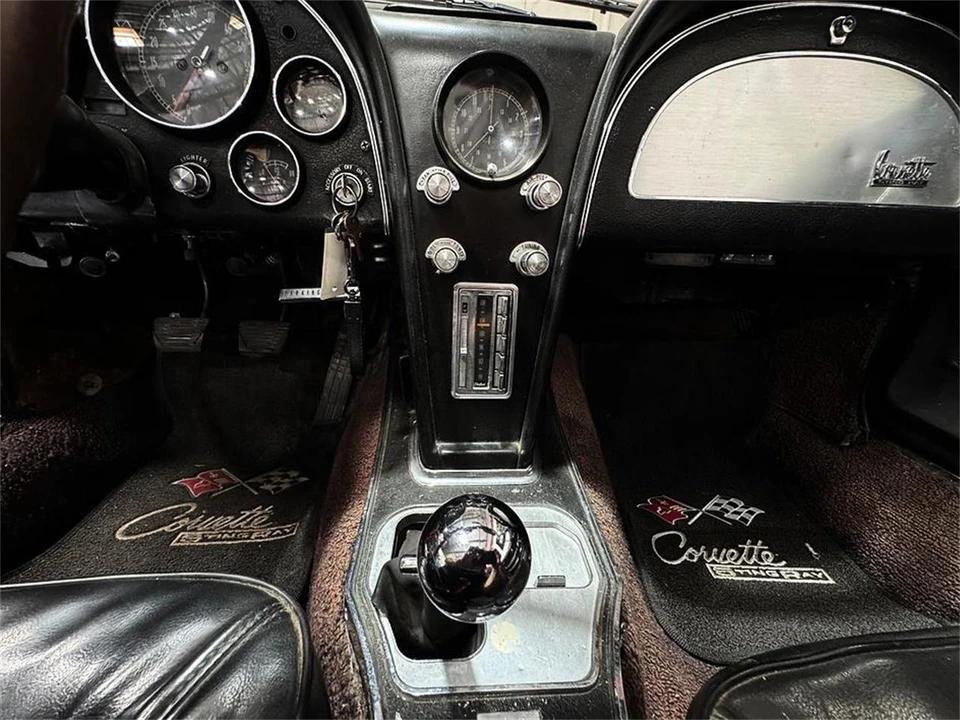 1965 Chevrolet Corvette C2 - Image 17 of 31