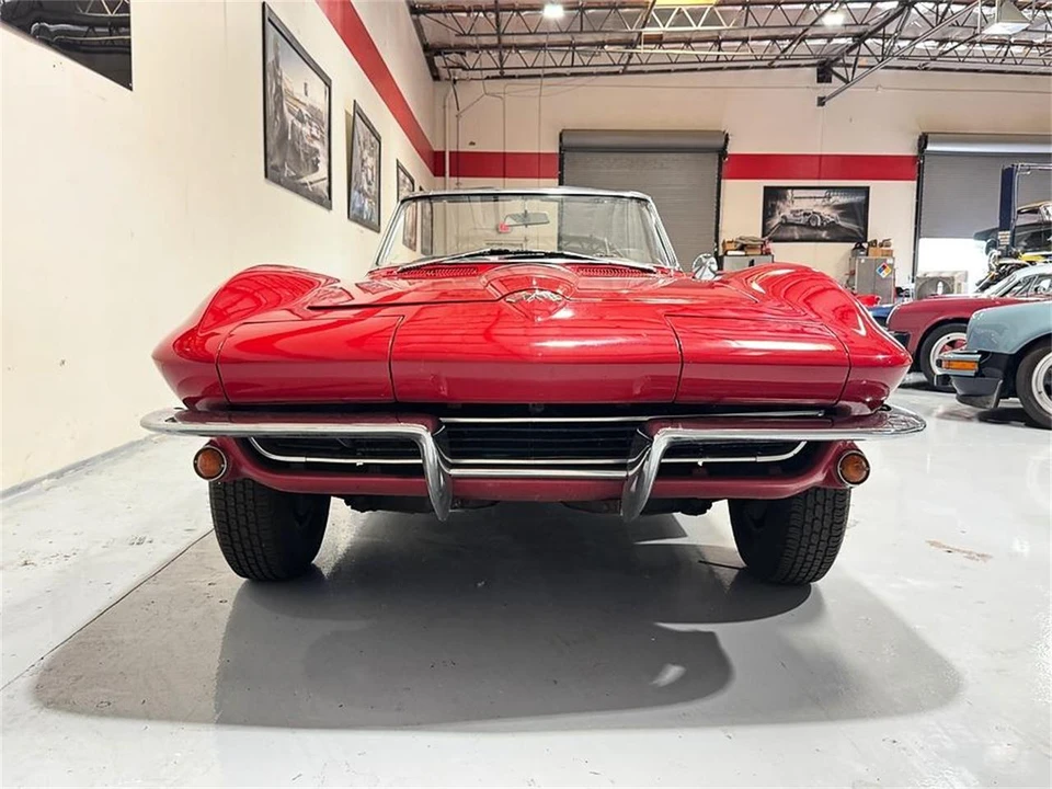 1965 Chevrolet Corvette C2 - Image 2 of 31