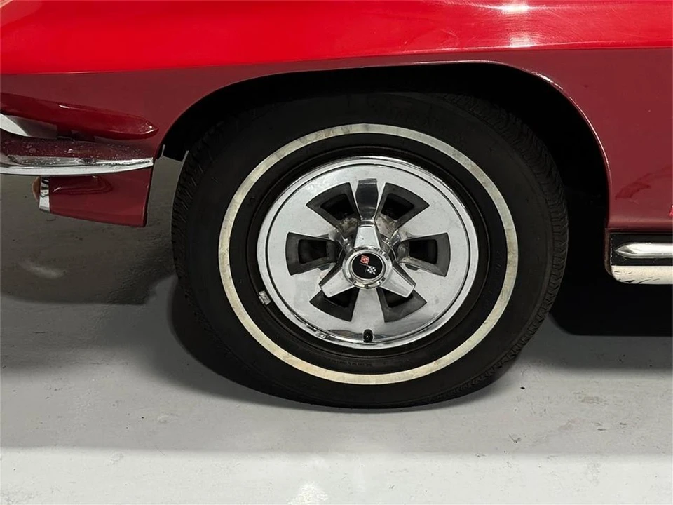 1965 Chevrolet Corvette C2 - Image 28 of 31