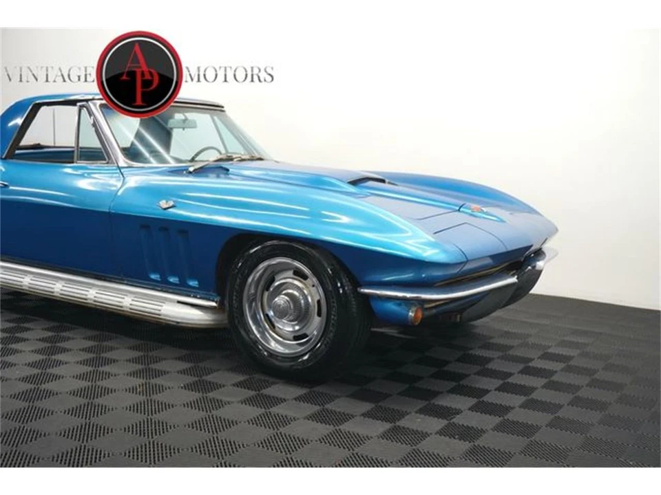 1965 Chevrolet Corvette C2 - Image 30 of 31