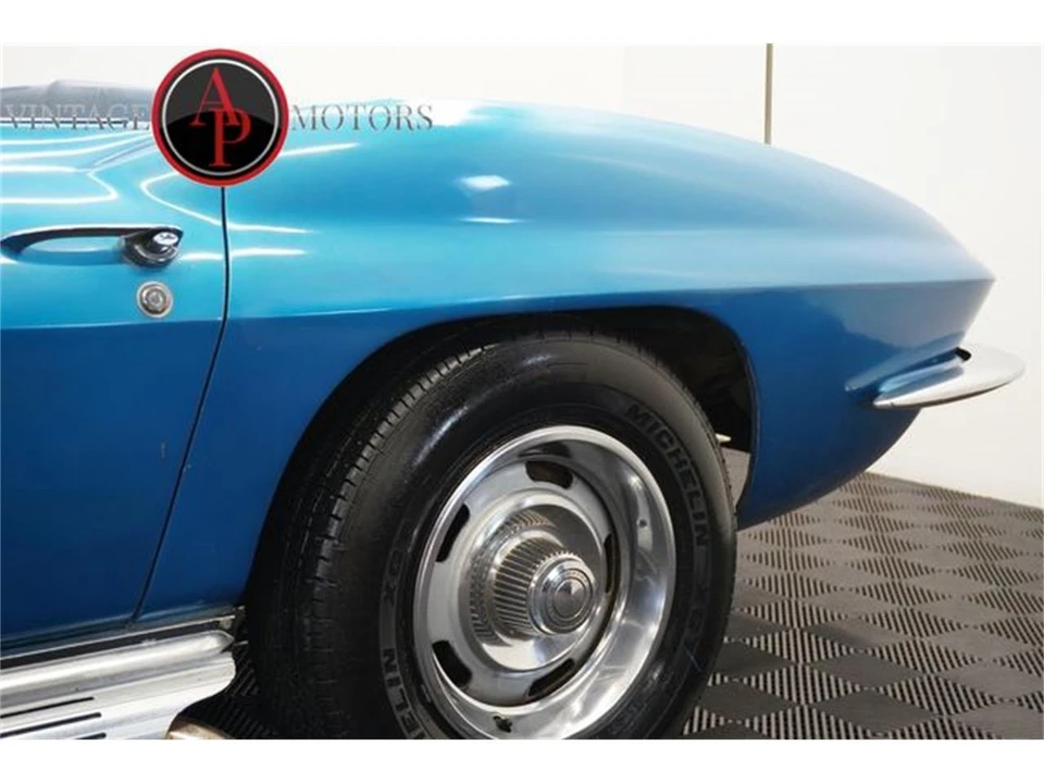 1965 Chevrolet Corvette C2 - Image 11 of 31