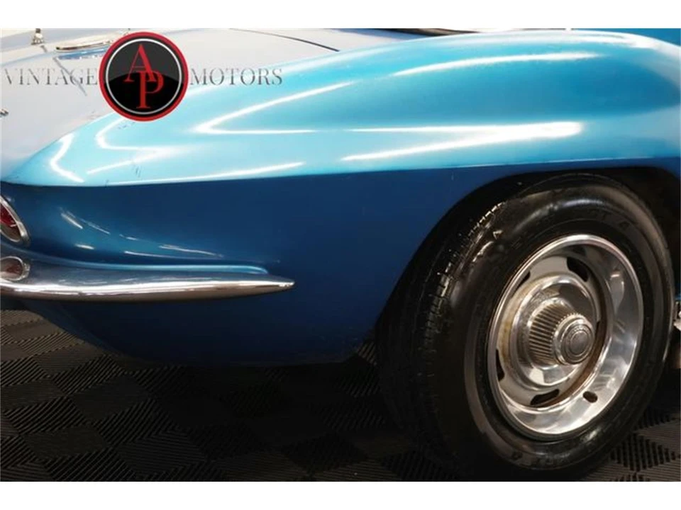1965 Chevrolet Corvette C2 - Image 24 of 31