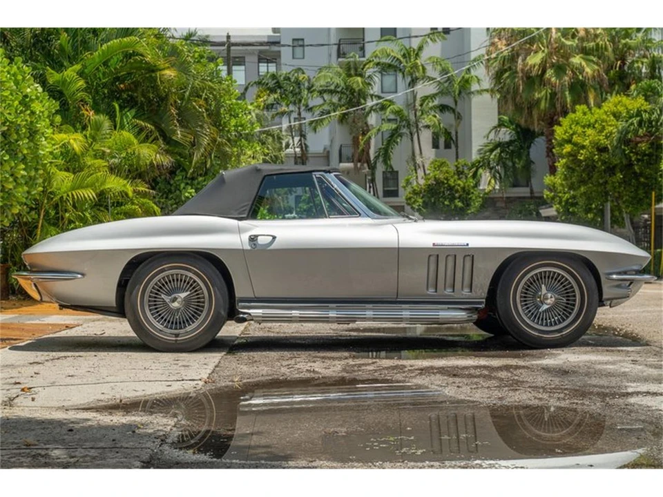 1965 Chevrolet Corvette C2 - Image 2 of 31