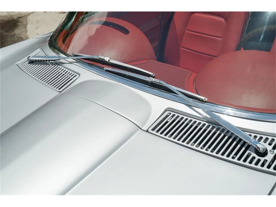 1965 Chevrolet Corvette C2 - Image 16 of 31