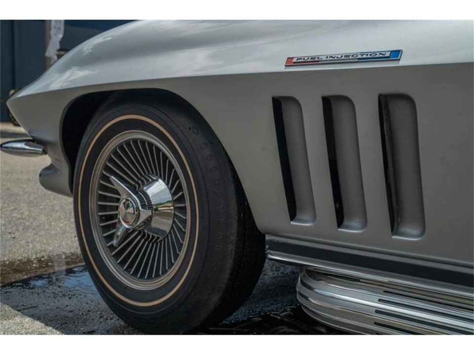 1965 Chevrolet Corvette C2 - Image 10 of 31