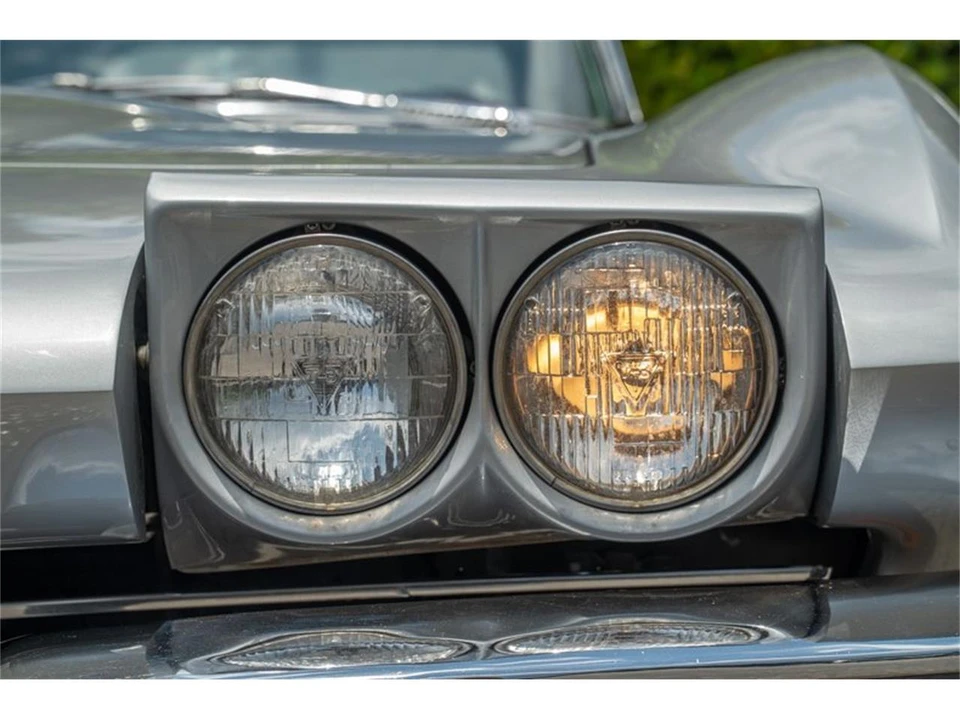 1965 Chevrolet Corvette C2 - Image 6 of 31
