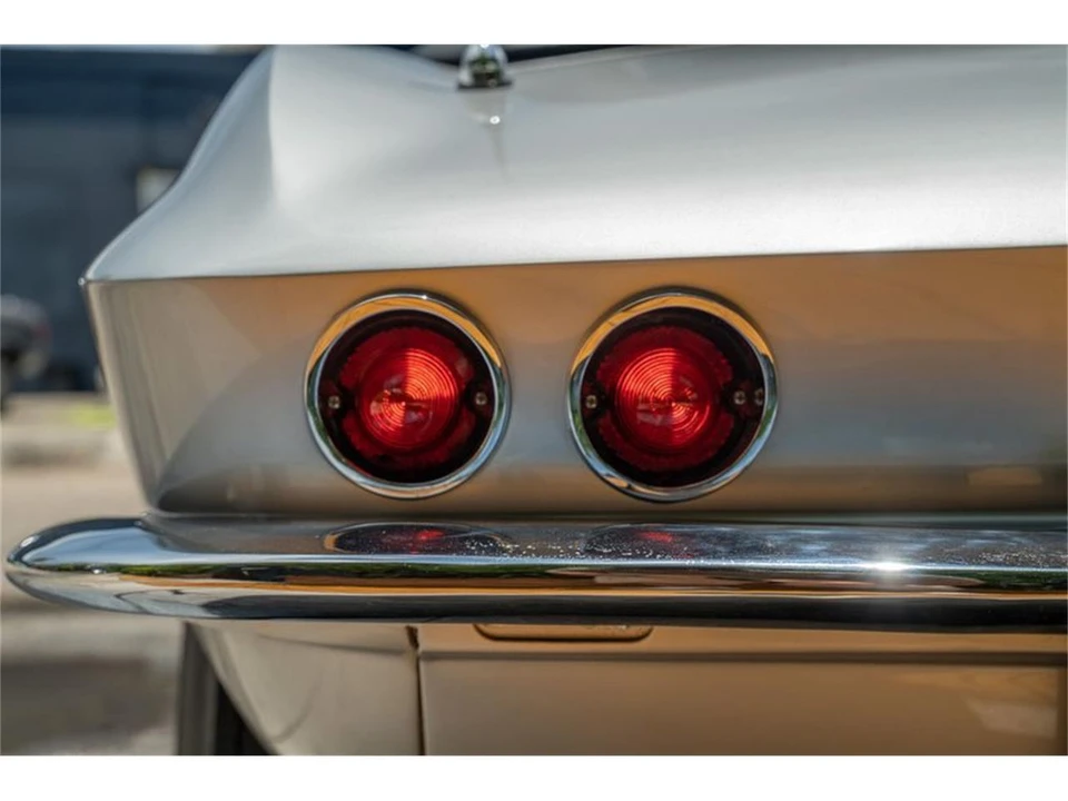 1965 Chevrolet Corvette C2 - Image 14 of 31