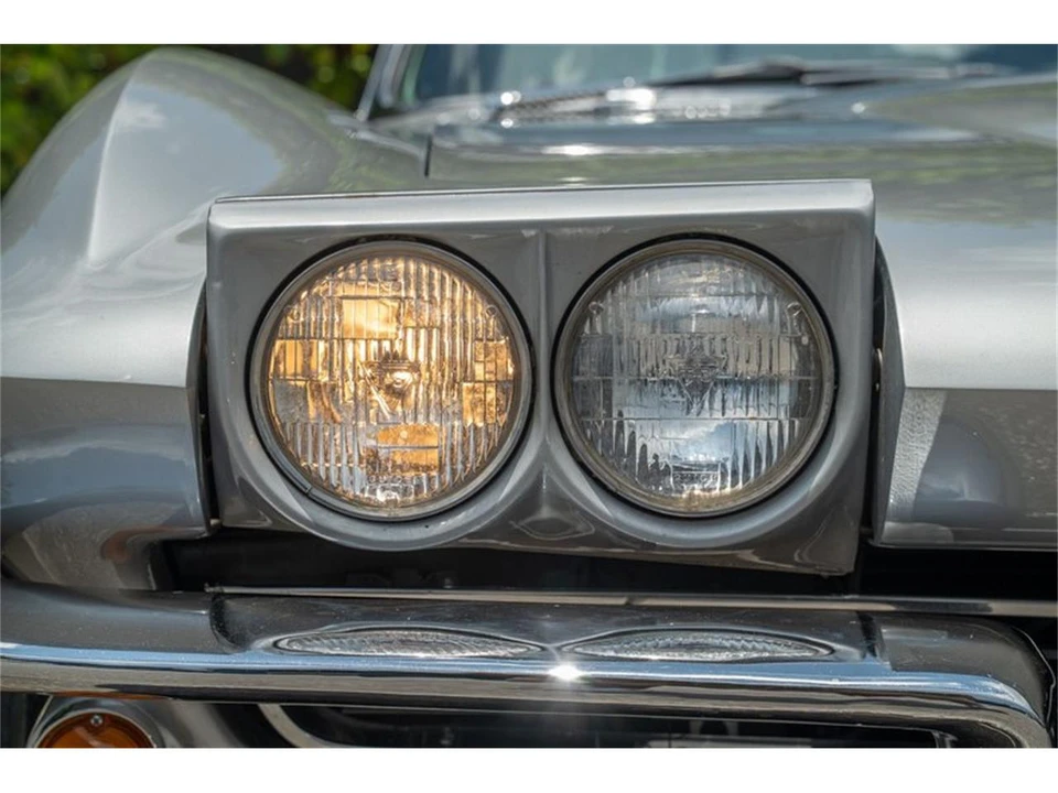 1965 Chevrolet Corvette C2 - Image 7 of 31