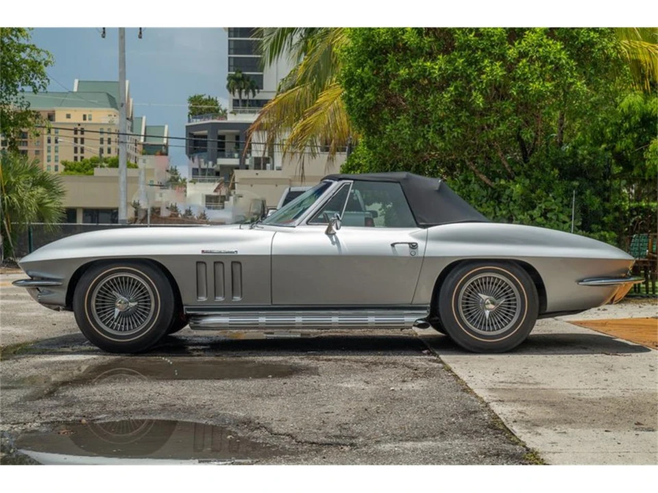 1965 Chevrolet Corvette C2 - Image 4 of 31