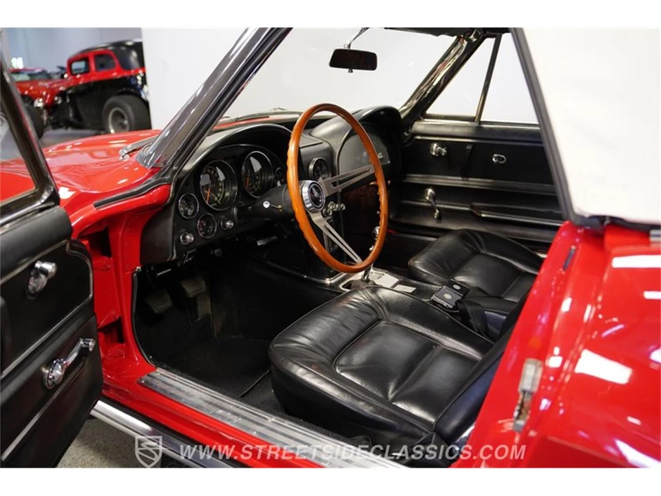 1965 Chevrolet Corvette C2 - Image 2 of 31