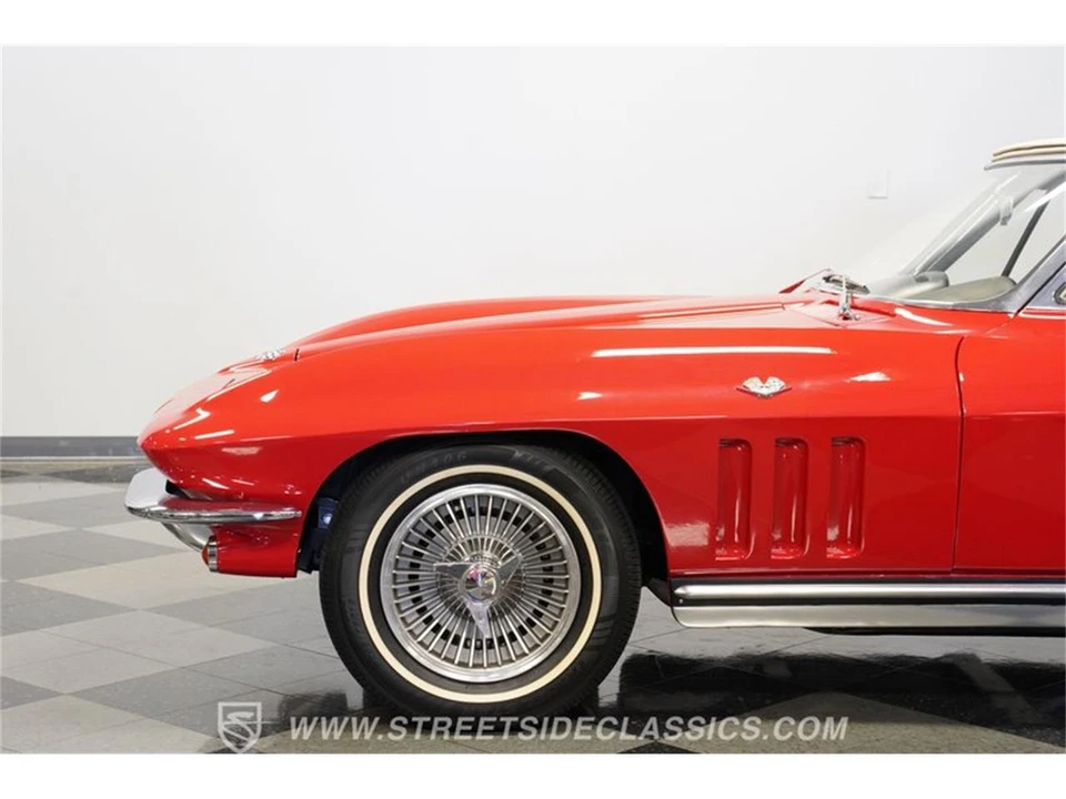 1965 Chevrolet Corvette C2 - Image 22 of 31