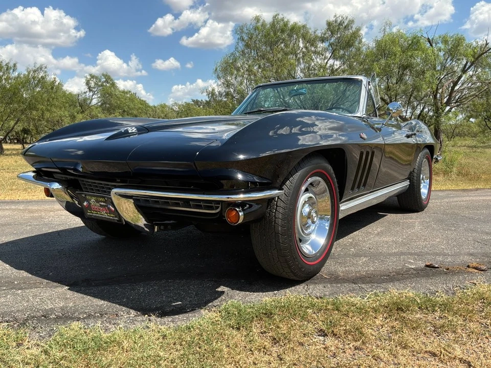 1965 Chevrolet Corvette C2 - Image 13 of 31