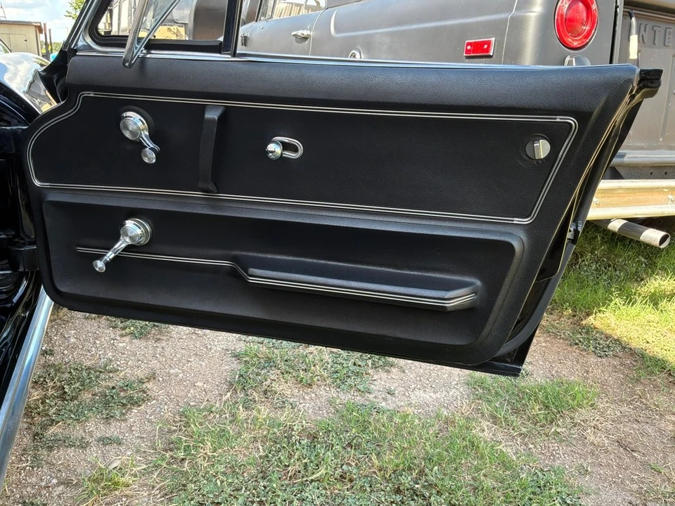 1965 Chevrolet Corvette C2 - Image 26 of 31