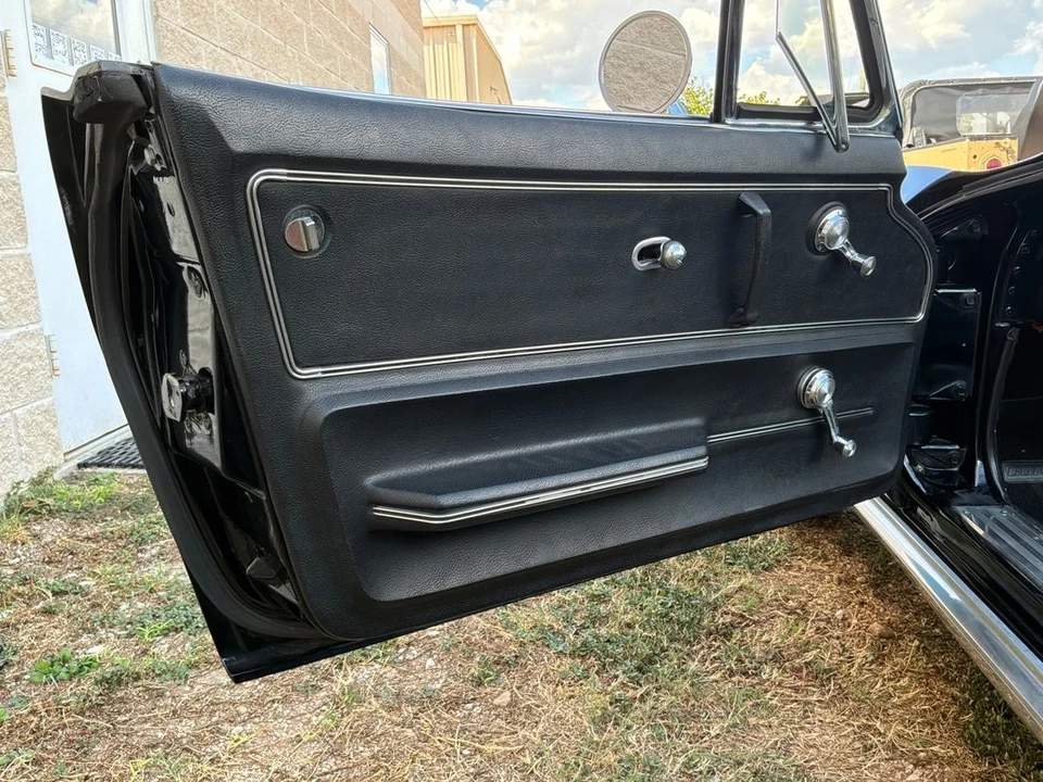 1965 Chevrolet Corvette C2 - Image 19 of 31