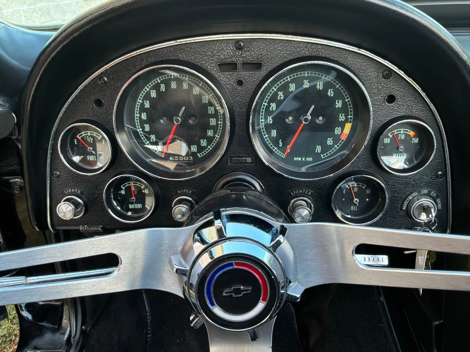 1965 Chevrolet Corvette C2 - Image 22 of 31