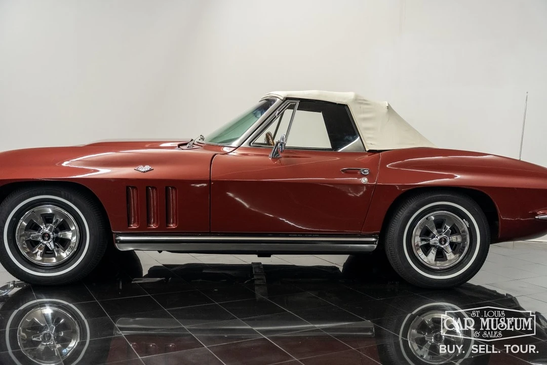 1965 Chevrolet Corvette C2 - Image 13 of 31