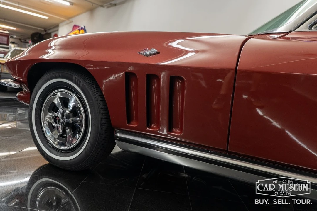 1965 Chevrolet Corvette C2 - Image 21 of 31