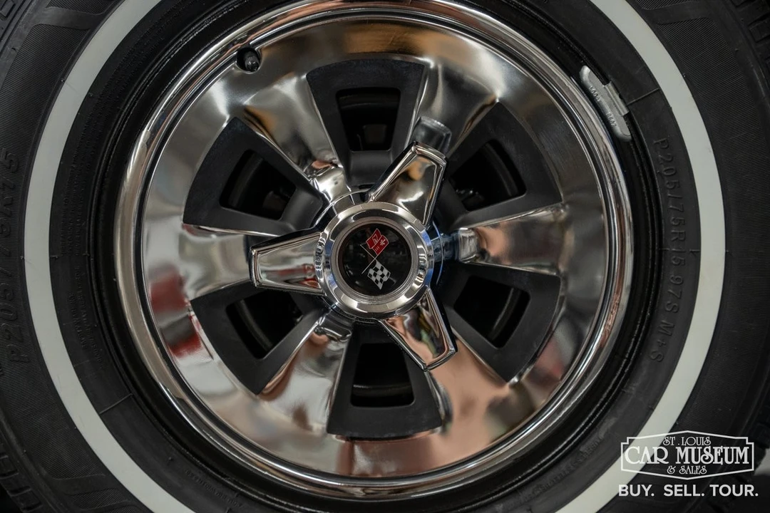 1965 Chevrolet Corvette C2 - Image 25 of 31