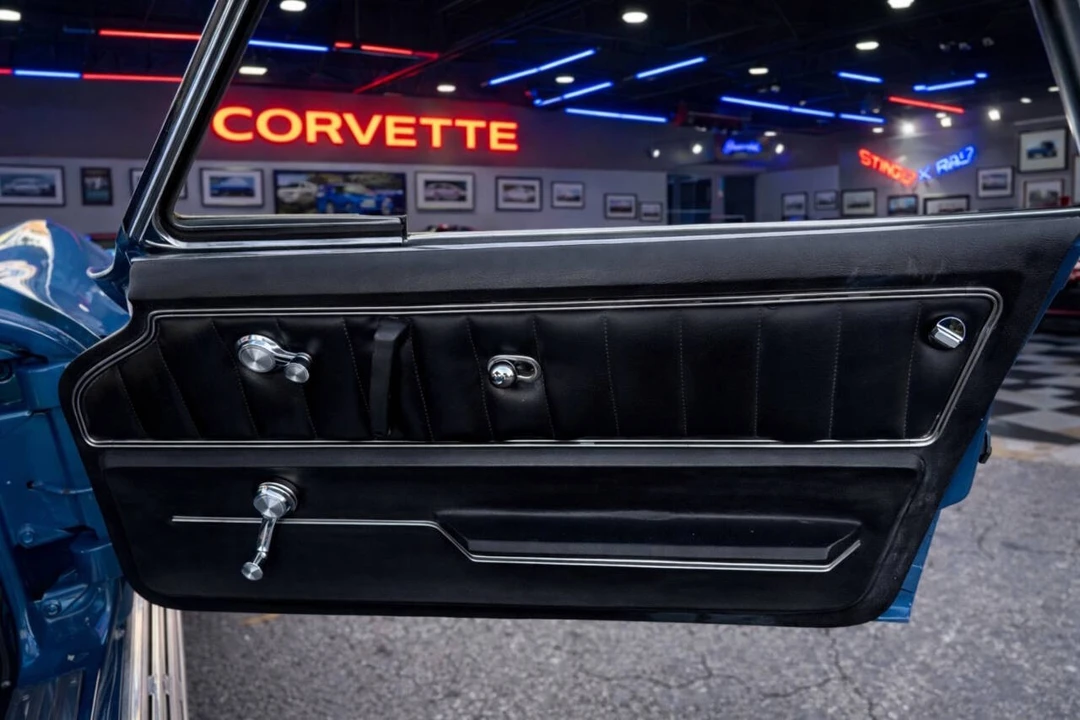 1965 Chevrolet Corvette C2 - Image 9 of 21