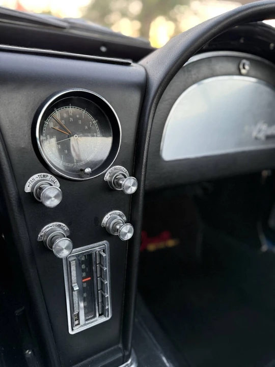 1965 Chevrolet Corvette C2 - Image 15 of 21