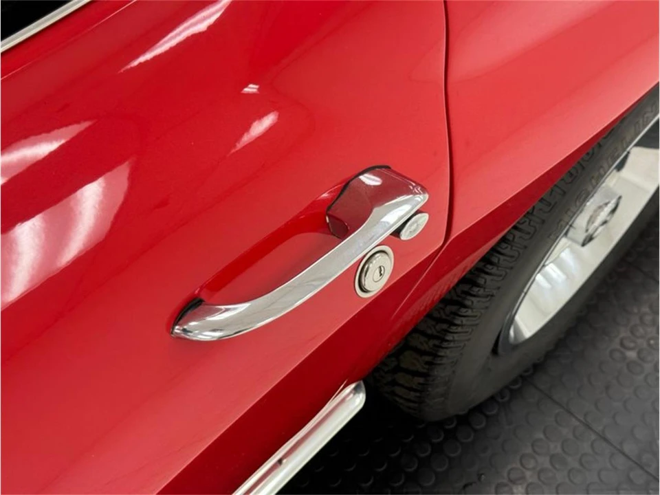 1965 Chevrolet Corvette C2 - Image 19 of 31