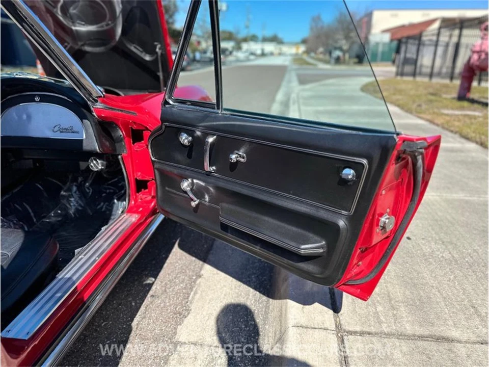 1965 Chevrolet Corvette C2 - Image 25 of 31