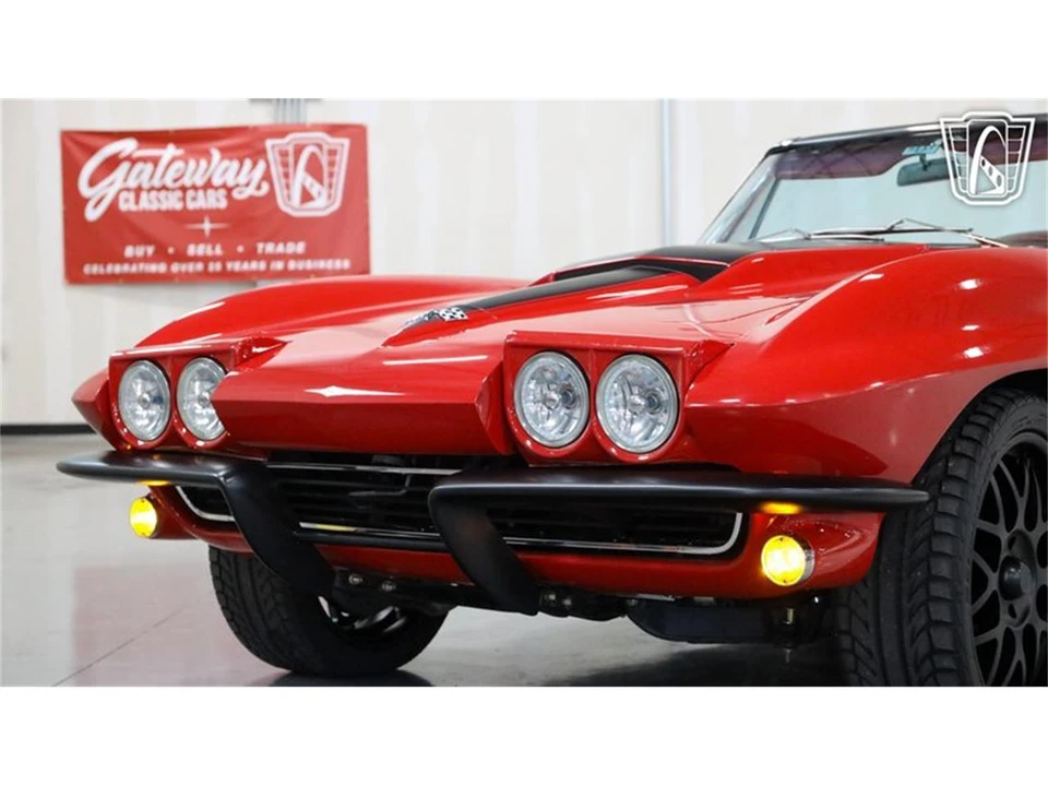 1965 Chevrolet Corvette C2 - Image 8 of 31