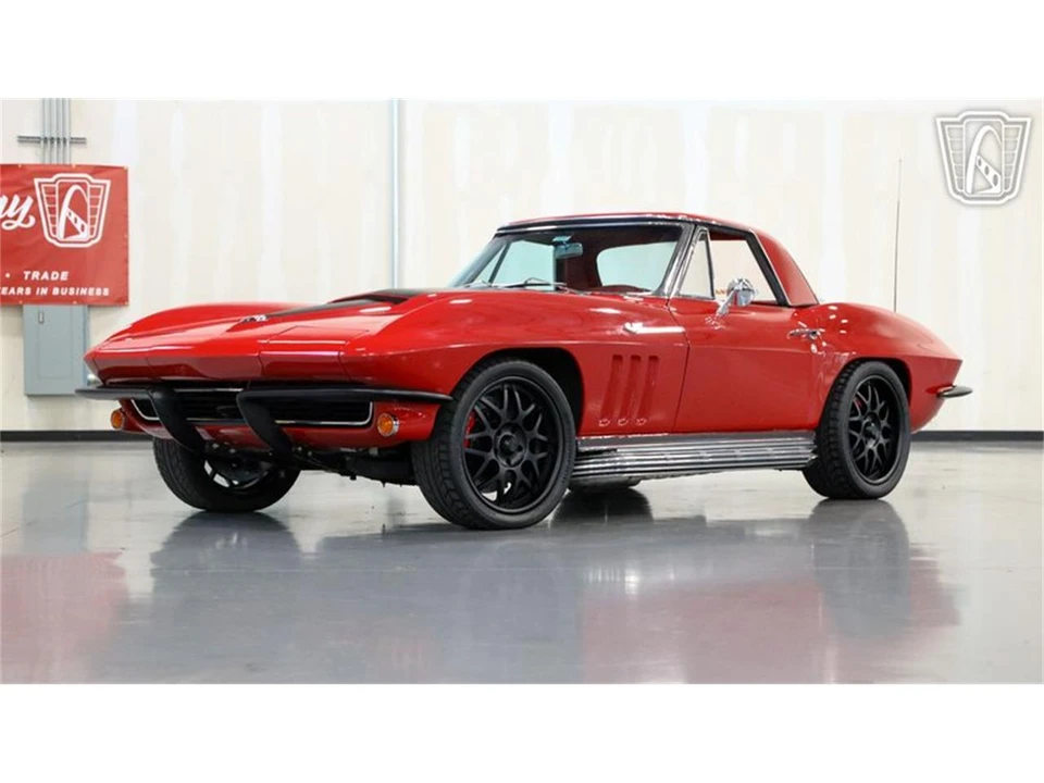 1965 Chevrolet Corvette C2 - Image 3 of 31