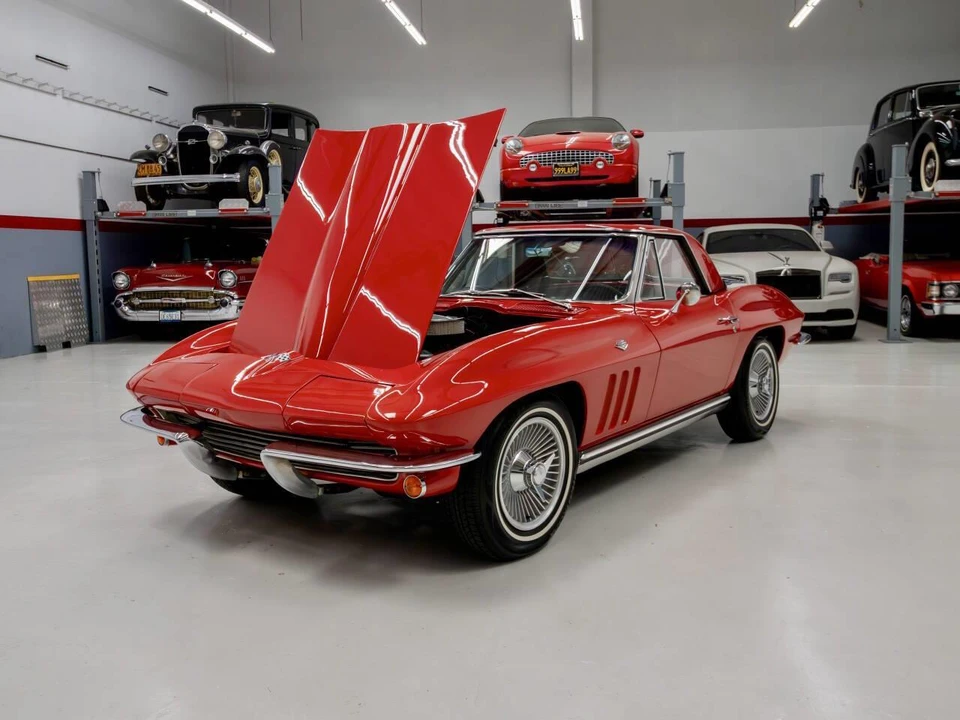 1965 Chevrolet Corvette C2 - Image 10 of 31