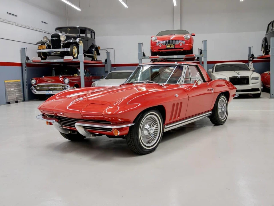 1965 Chevrolet Corvette C2 - Image 2 of 31