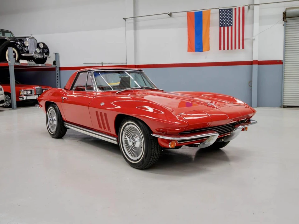 1965 Chevrolet Corvette C2 - Image 4 of 31