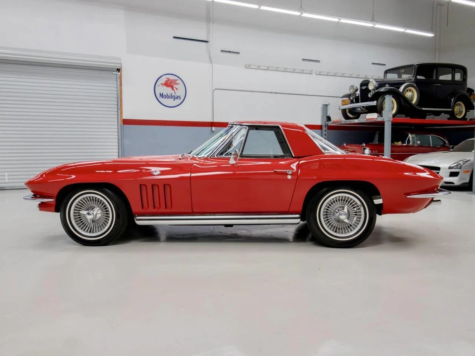 1965 Chevrolet Corvette C2 - Image 9 of 31