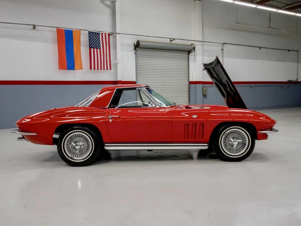 1965 Chevrolet Corvette C2 - Image 12 of 31