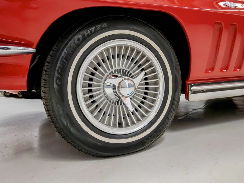 1965 Chevrolet Corvette C2 - Image 22 of 31