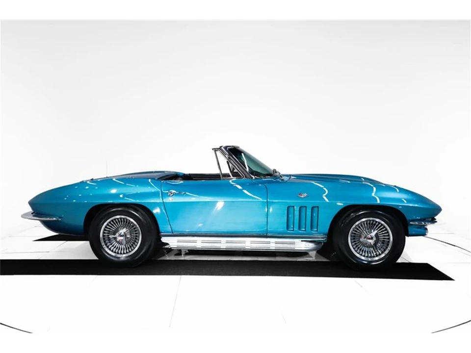 1965 Chevrolet Corvette C2 - Image 17 of 31