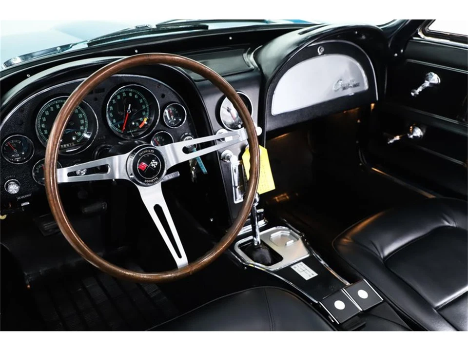1965 Chevrolet Corvette C2 - Image 2 of 31