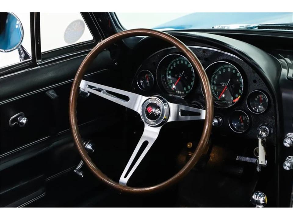 1965 Chevrolet Corvette C2 - Image 25 of 31