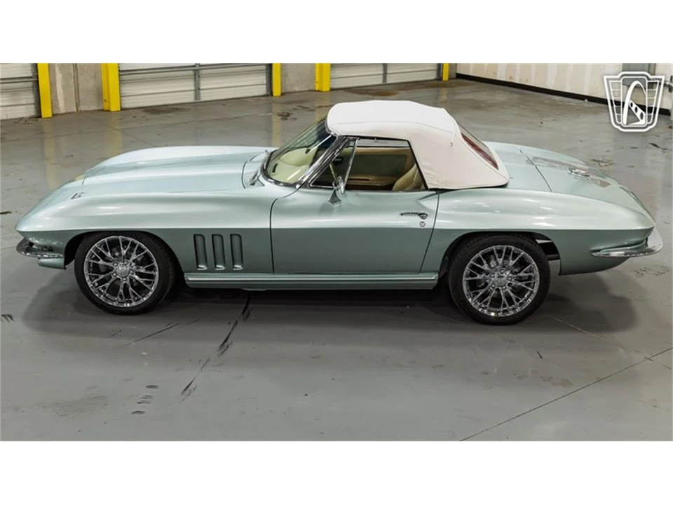 1965 Chevrolet Corvette C2 - Image 27 of 31