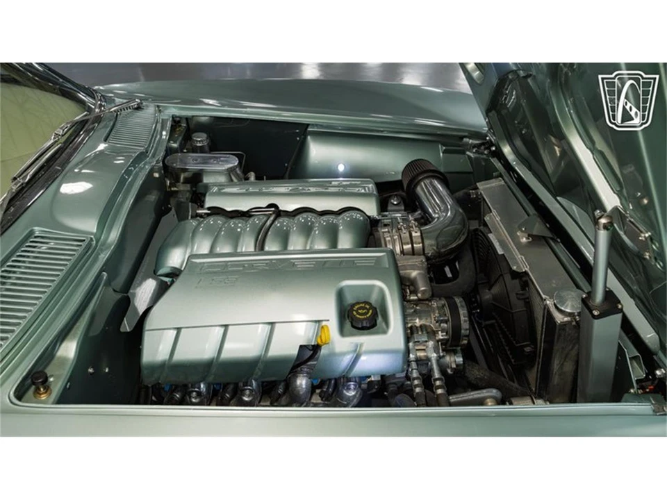 1965 Chevrolet Corvette C2 - Image 2 of 31