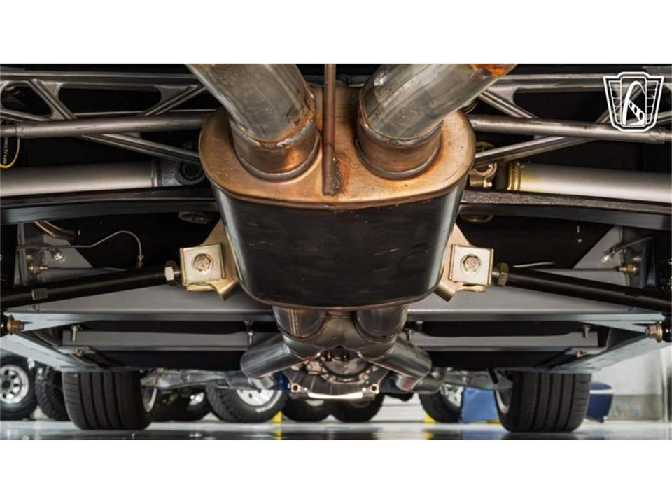 1965 Chevrolet Corvette C2 - Image 23 of 31