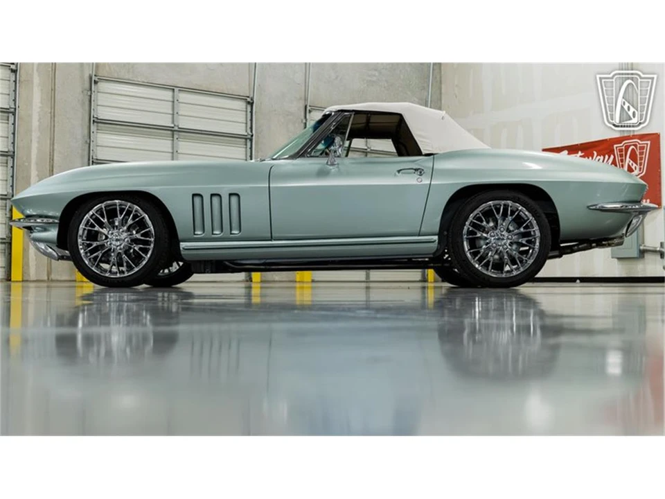 1965 Chevrolet Corvette C2 - Image 4 of 31